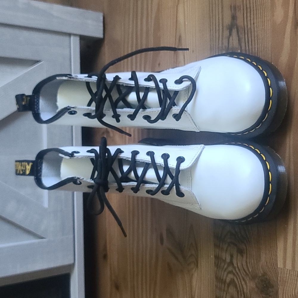 Brand new docs. Size 6. White